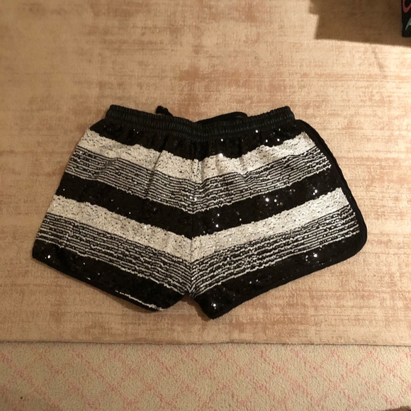 💎 Sequined Shorts💕 - Picture 3 of 4